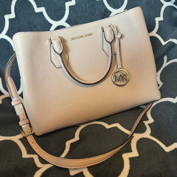 Michael Kors Handbags - Michael Kors Camille Large Pebbled Leather Satchel